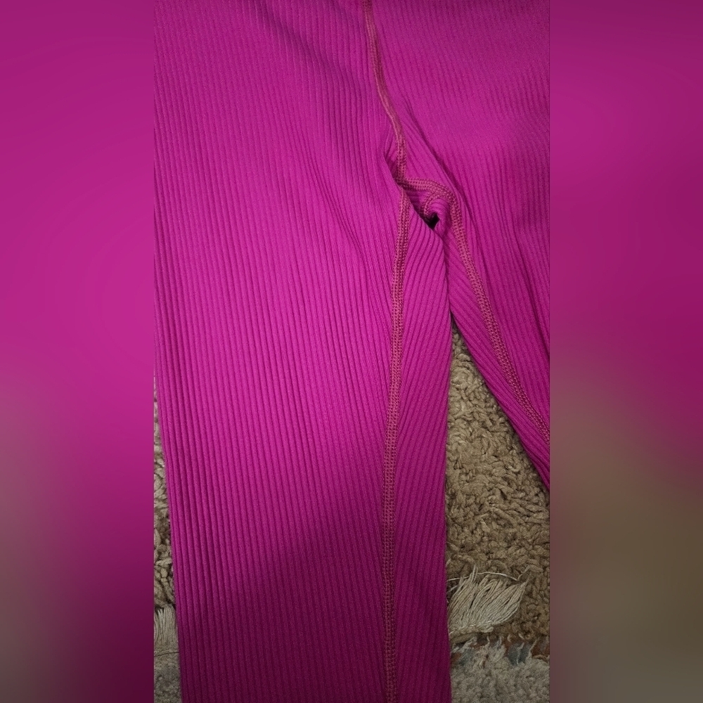 CARBON38 Ribbed 7/8 Lcgging In Magenta. Size Small - Picture 7 of 11